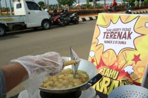 Waralaba tahu krispi kekinian tahu krax WA 0821 4632 2662